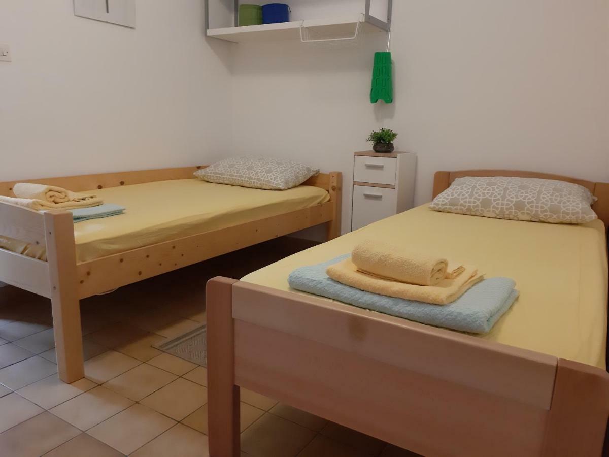 Mirta 1 Apartman Pavicini Kültér fotó